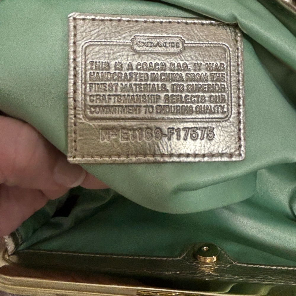 Coach RARE Poppy E1169-F17575 Graffiti Kiss-lock Satchel EUC - Picture 7 of 16